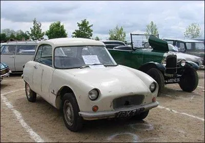 Quel est cet enfant de la 2CV ?