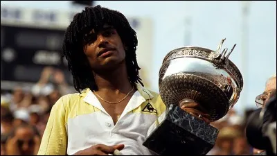 Quel a été le titre de l'équipe pour la victoire de Noah à Roland-Garros en 1983 ?