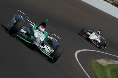 En quelle année a-t-on disputé pour la première fois les 500 milles d'Indianapolis ?