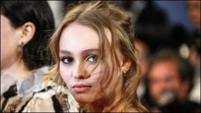 Qui est cette jeune célébrité ?