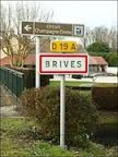 Commune Indrienne, dans la région naturelle de la Champagne Berrichonne, Brives se situe en région ...