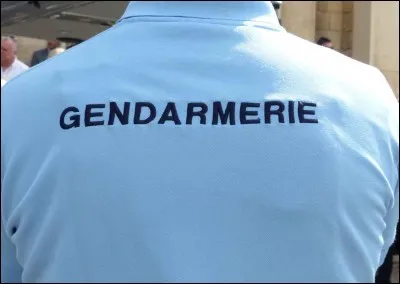 Pour rentrer dans les officiers la formation dure :