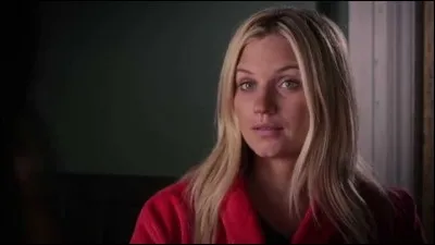 Comment s'appelle cette fille ?