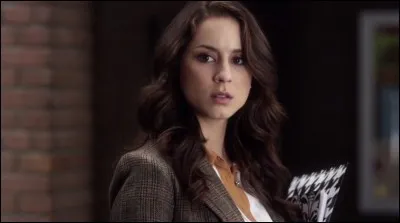 Qu'apprend Spencer lors de l'épisode 10 de la saison 7 ?