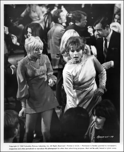 Avez-vous reconnu ce film tiré d'une célèbre pièce de théâtre française ? Alors vous savez le nom de la fleur qui est ?