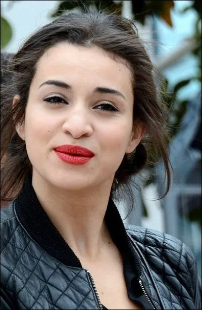 Avez-vous reconnu la jeune chanteuse qui a chanté Calamity Jane ? En ce cas, vous saurez reconnaître la fleur...