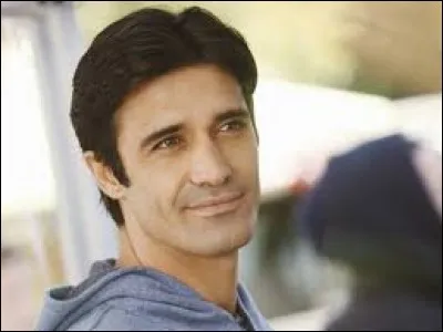 Qui joue le r&ocirc;le de Angelo Sorrento ?