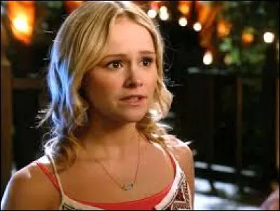 Qui joue le r&ocirc;le de Nikki Papagus ?