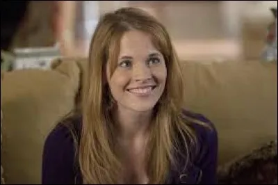 Qui joue le r&ocirc;le de Daphn&eacute; Vasquez ?