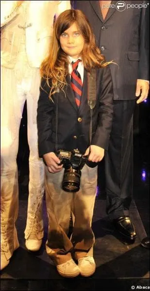 A qui est cet enfant ?