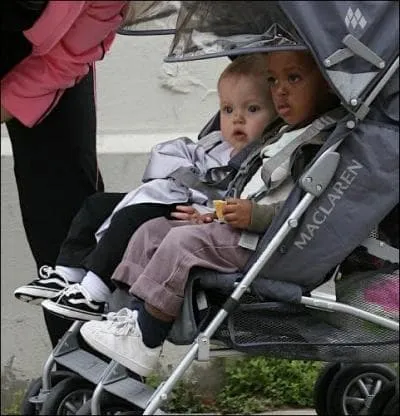 A qui sont ces deux des six enfants ?