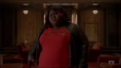 Dans "Hôtel", qui a tué Queenie ?