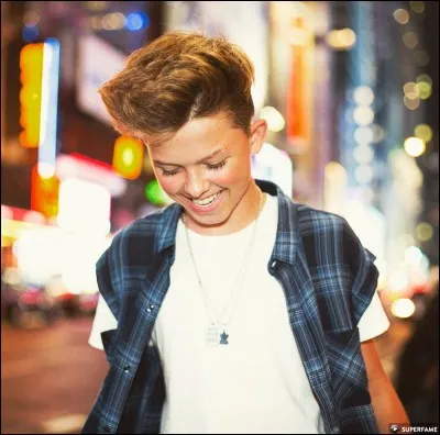 Quand a-t-il sorti sa première chanson ?