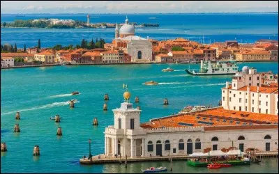 Quel événement fait aujourd'hui la réputation de Venise ?