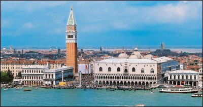 Dans quel pays se situe Venise ?