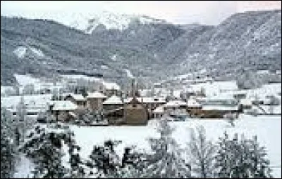Pour finir, voici une vue de Selonnet sous la neige. Village Bas-Alpin, il se situe en région ...