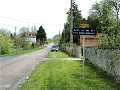 Nous traversons un hameau appartenant à Noyers-Auzécourt. Commune de l'arrondissement de Bar-le-Duc, elle se situe dans le département ...