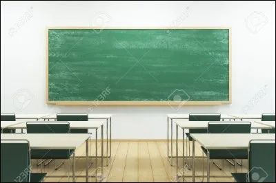 Une nouvelle arrive dans la classe.