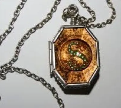 Quand le médaillon a-t-il été détruit ?