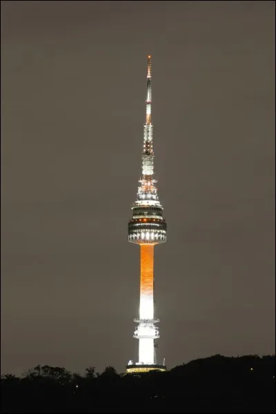 Quel est le nom de la tour à Séoul ?