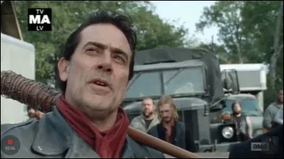 Qui Negan a-t-il failli tuer dans l'épisode 16 ?