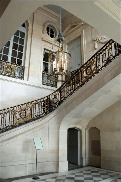 Madame de Pompadour alla-t-elle dormir une fois au Petit Trianon ?