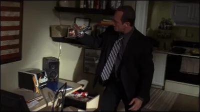 Encore une s&eacute;rie. Christopher Meloni, alias Elliot Stabler, d&eacute;couvre le GP d'un criminel. Cette s&eacute;rie se nomme :
