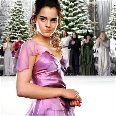 Avec qui va-t-elle au bal de Noël ?