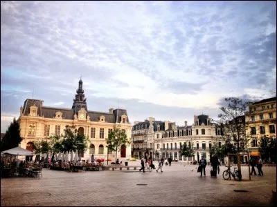 Quelle est la préfecture de la Vienne ?