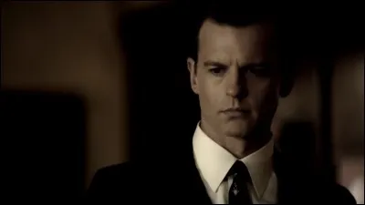 Qui vend Damon au docteur Whitmore ?