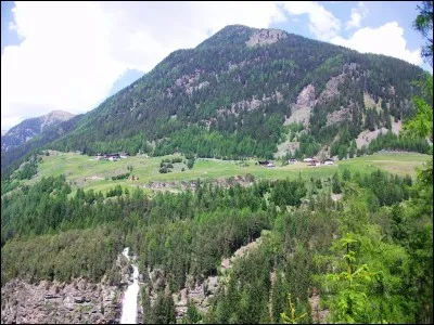 Comment se nomme le personnage principal de la pièce de Molière intitulée "Le Malade imaginaire" ?