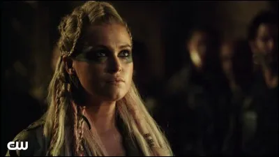 Quels ont été les différents surnoms de Clarke ?