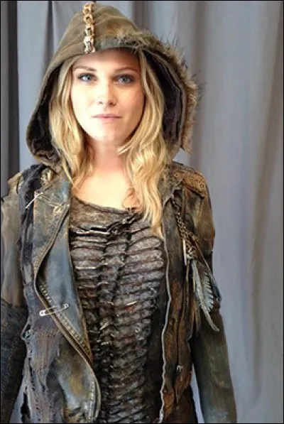 Comment s'appelle la mère de Clarke ?