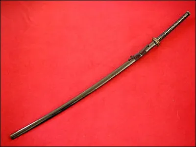 Au Japon, il est expos&eacute; un sabre ancien de pr&egrave;s de 4 m de long, et pesant plus de 14 kg. Vrai ou faux ?