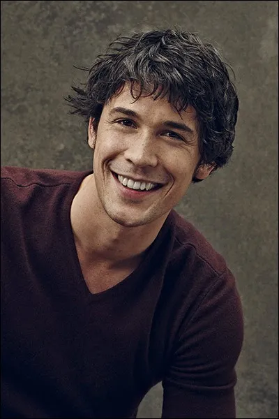 Comment s'appelle l'acteur qui interprète Bellamy ?