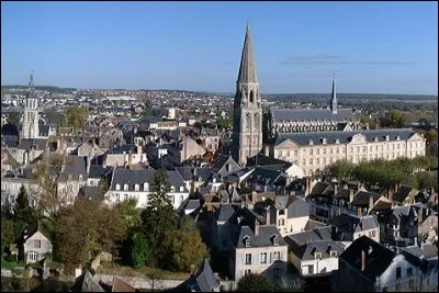 Nous voici dans cette sous-préfecture du Loir-et-Cher, seconde ville de ce département, traversée par le Loir. Quelle est cette ville ?