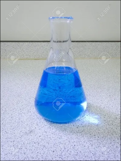 Que casse Marilyn au camping et qui appartient à Daisy ?