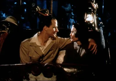 Avez-vous reconnu ce joli film dans lequel un personnage de film sort de l'écran de cinéma et descend dans la salle ? Alors, vous saurez désigner la fleur...