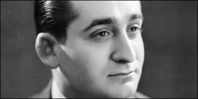 Il a été, à 31 ans, le jeune sous-secrétaire d'Etat au trésor d'un éphémère gouvernement à la fin du Front populaire, avant de devenir, bien plus tard, un des hommes politiques les plus importants de la IVe République. De qui s'agit-il ?