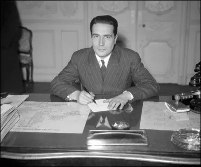 François Mitterrand a également été un jeune membre du gouvernement. Quand devient-il ministre pour la première fois ?