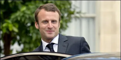 Pendant combien de temps a-t-il fait partie du ministère de François Hollande ?