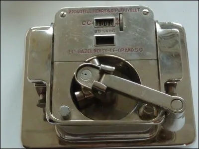 En quelle année a été créé le premier appareil à transfusion sanguine ?