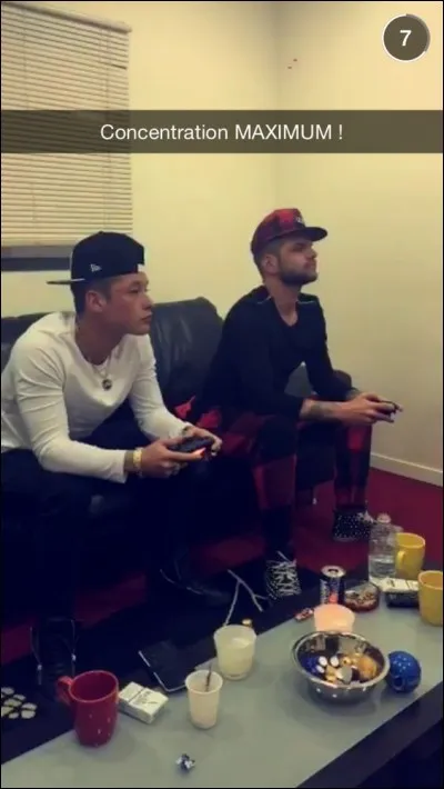 Quel est le jeu vidéo auquel Kevin et Toy ont joué pendant le Saltimbanque Tour ?