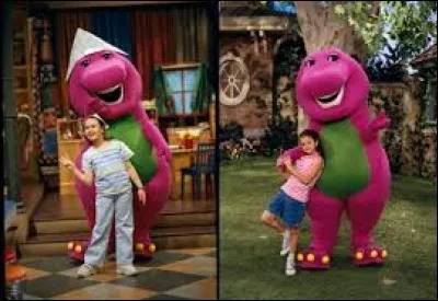 Dans quelle série débute-t-elle sa carrière d'actrice ? 
Tout comme Selena Gomez !