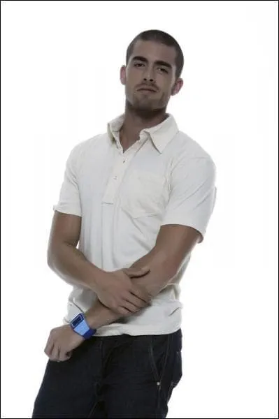 Jonathan a des sentiment pour une fille mais laquelle ?