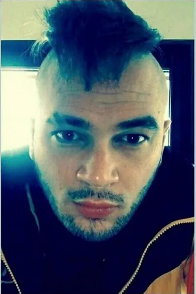 Quelle a été la première maison de disques de Jul ?