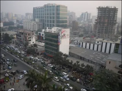 De quel pays Dacca est-elle la capitale ?