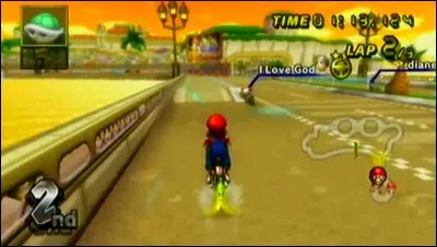 Dans le circuit Daisy, en sortant du tunnel, qu'y a-t-il de marqué sur le panneau représentant une carapace ?