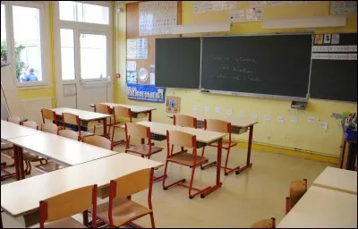 C'est un professeur bien différent des autres qui enseigne à une classe d'élèves en grande difficulté et où il est leur cible. Qui est-il ?