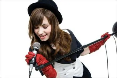 Quel est le genre de musique que Demi Lovato chante ?